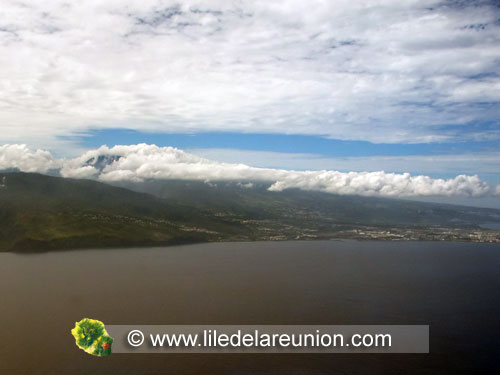 La cote ouest de la Réunion - Vu du ciel : voyage vers l'île de la Réunion